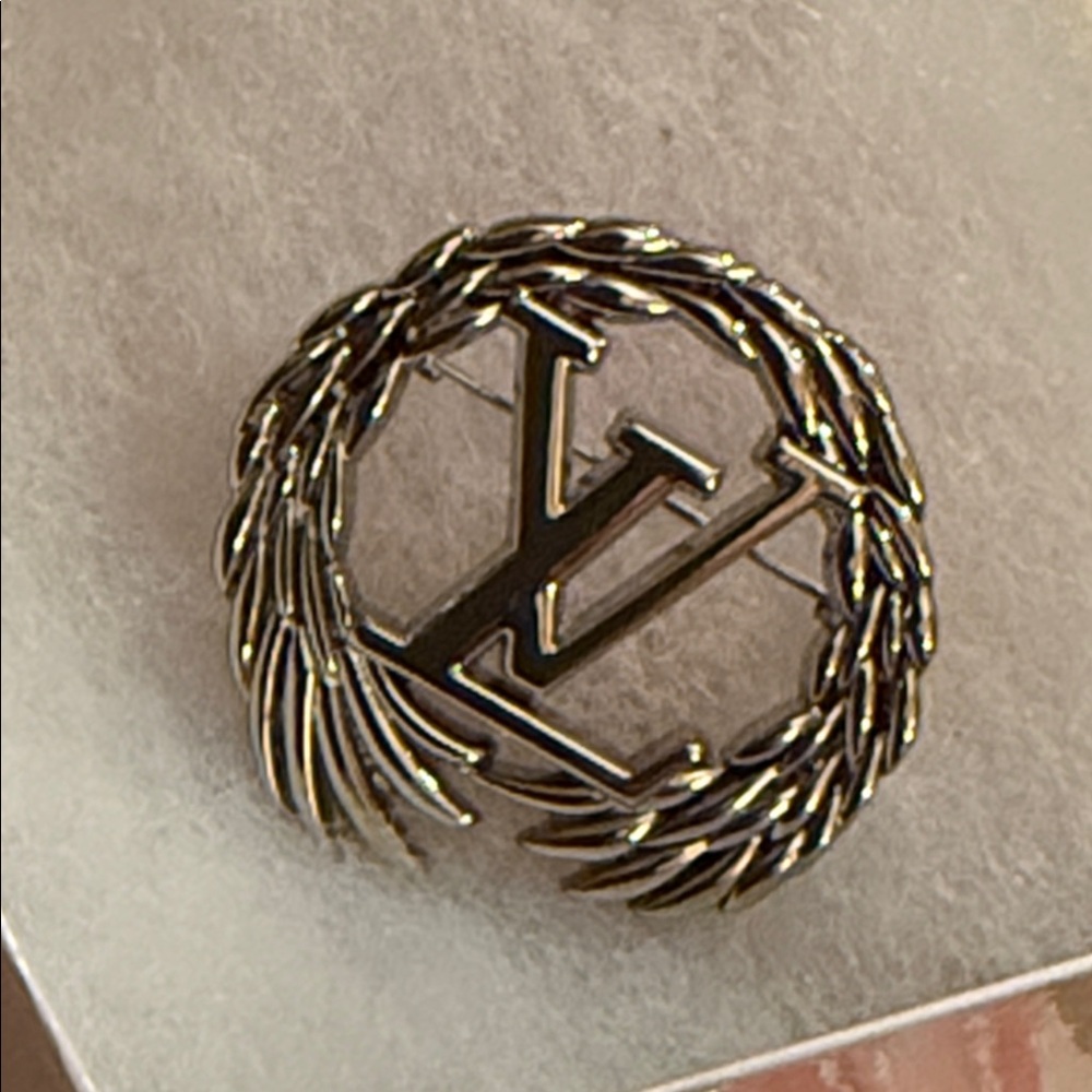 Silver Fashion Jewelry Logo Brooch - Picture 10 of 10
